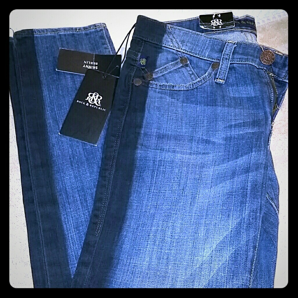 ROCK & REPUBLIC LADIES SKINNY JEANS SIZE 2M